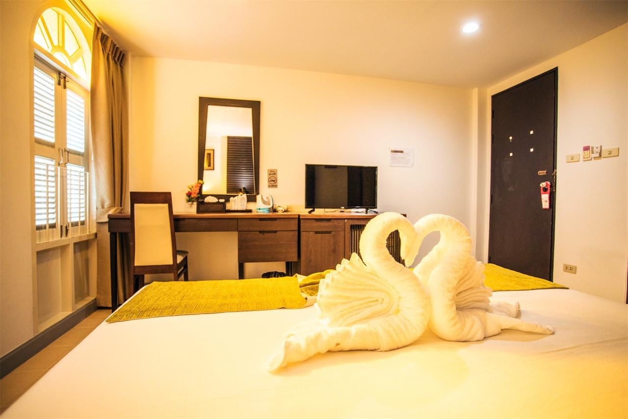 Sino House Patong Hotel Kültér fotó