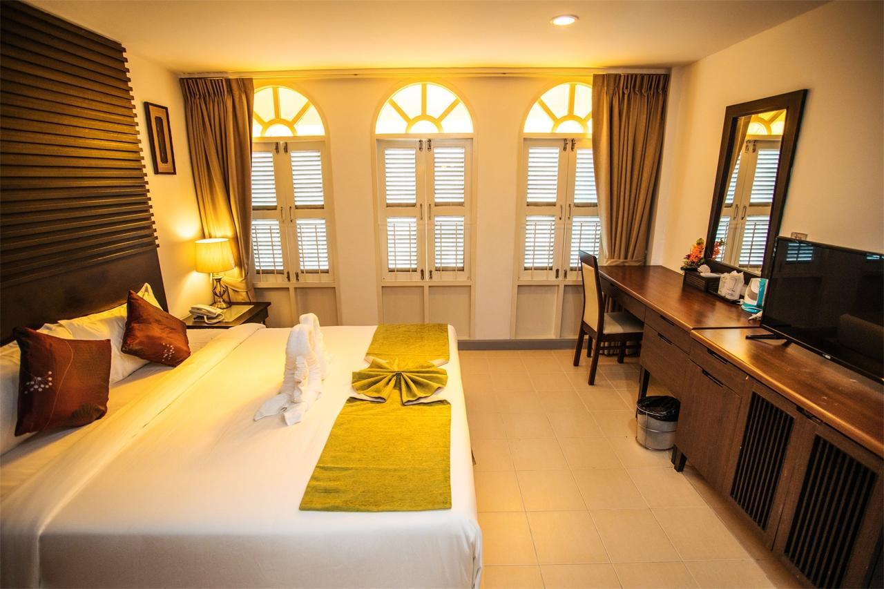 Sino House Patong Hotel Kültér fotó