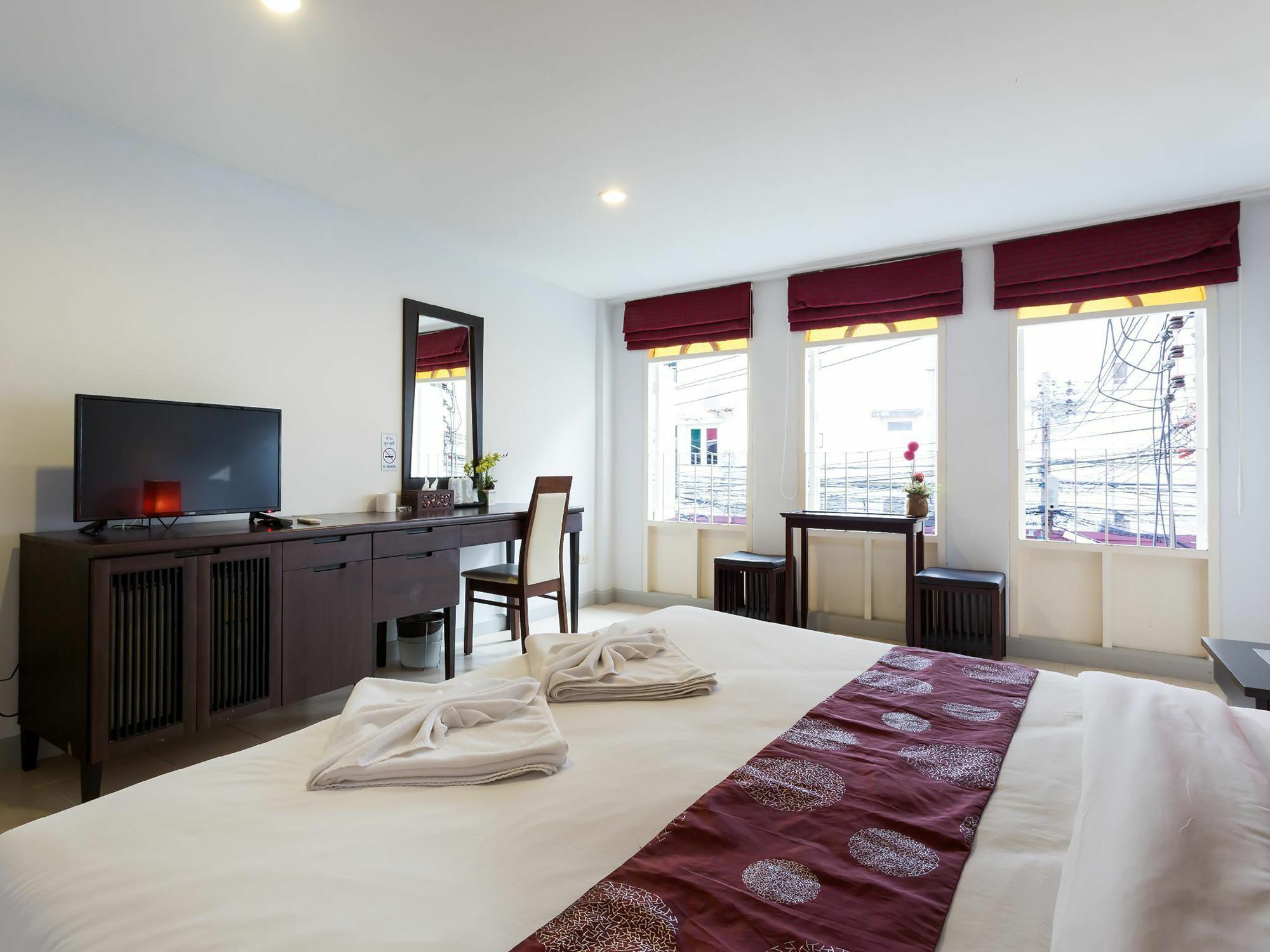 Sino House Patong Hotel Kültér fotó