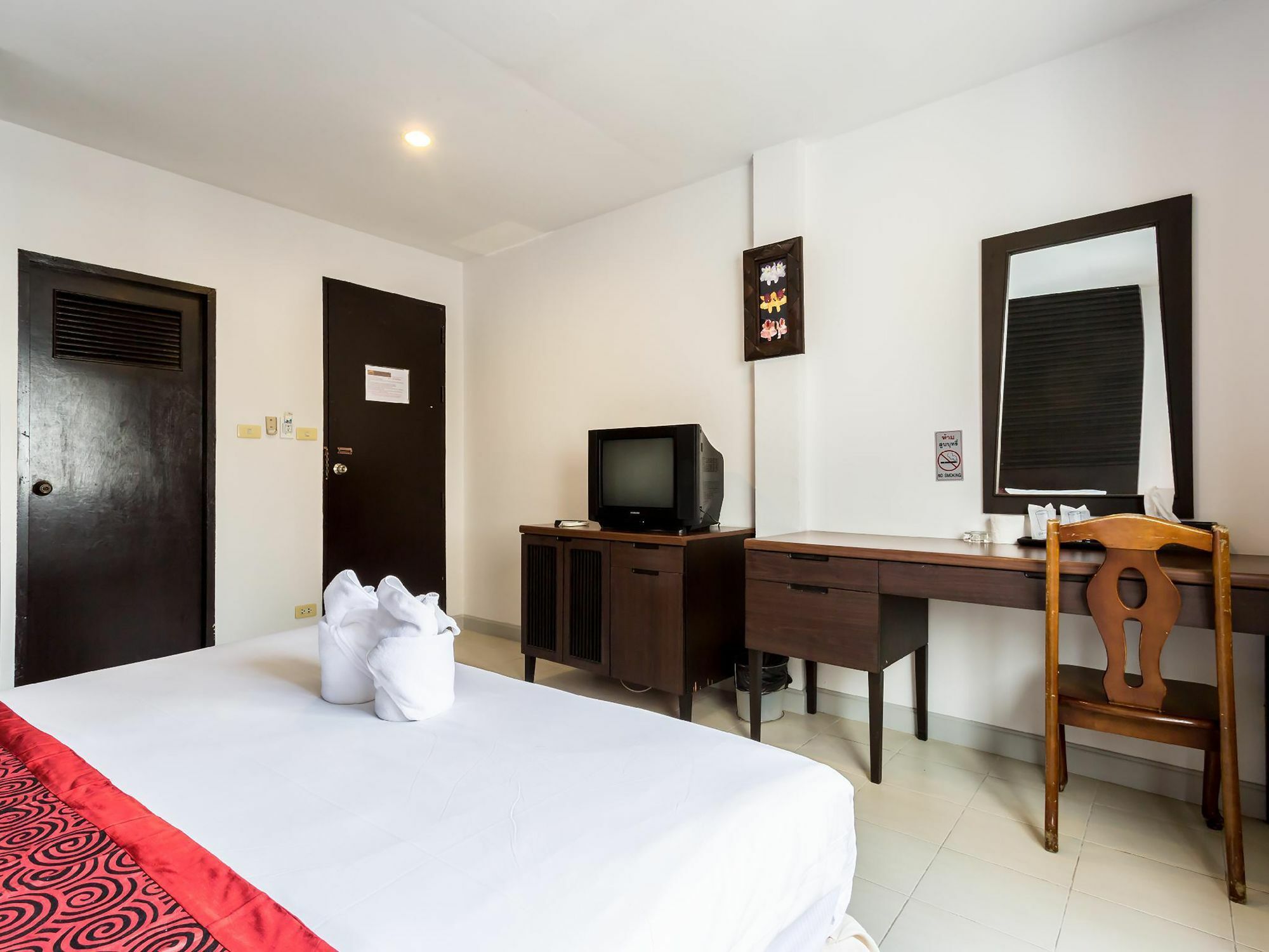 Sino House Patong Hotel Kültér fotó