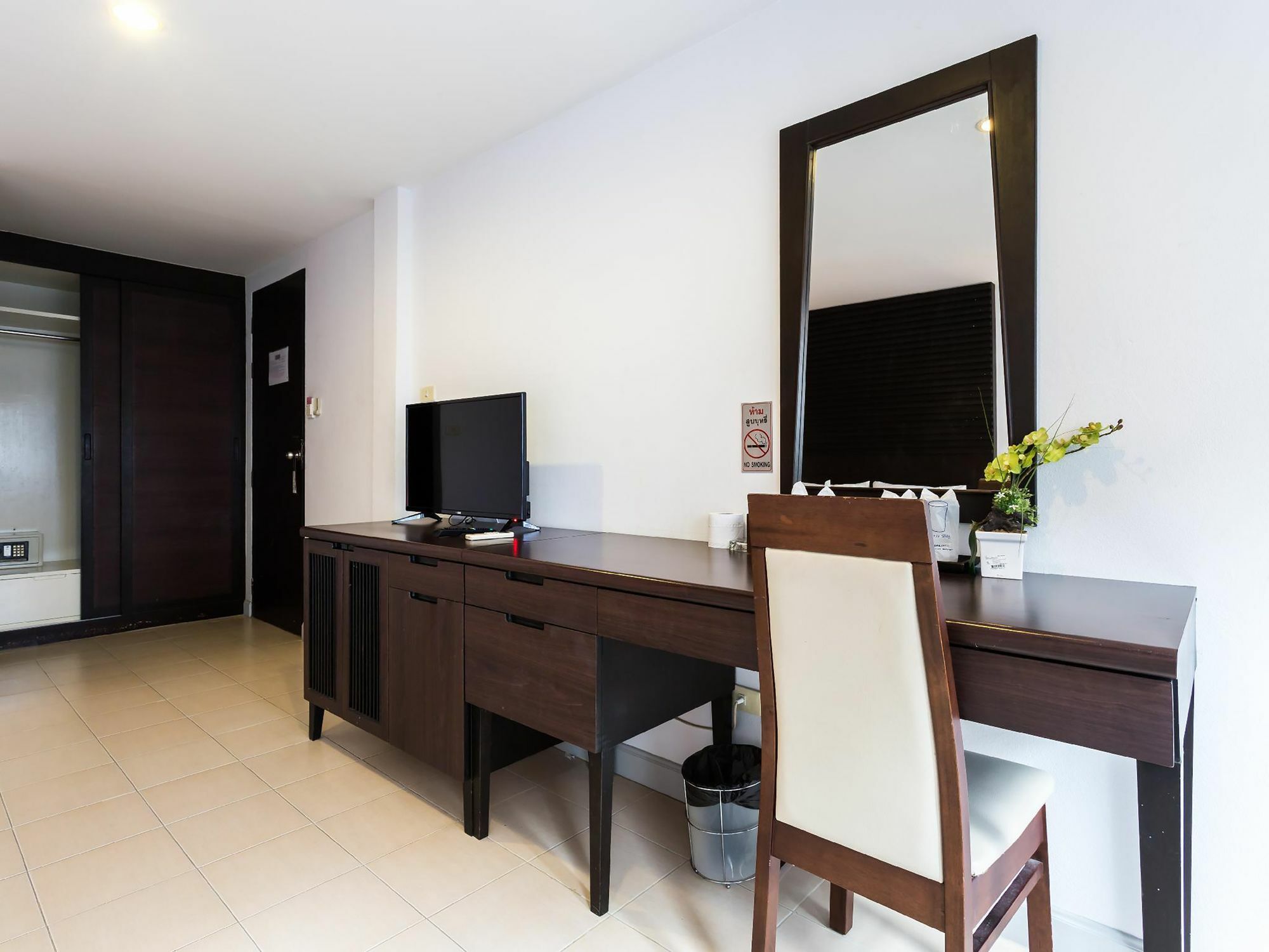 Sino House Patong Hotel Kültér fotó