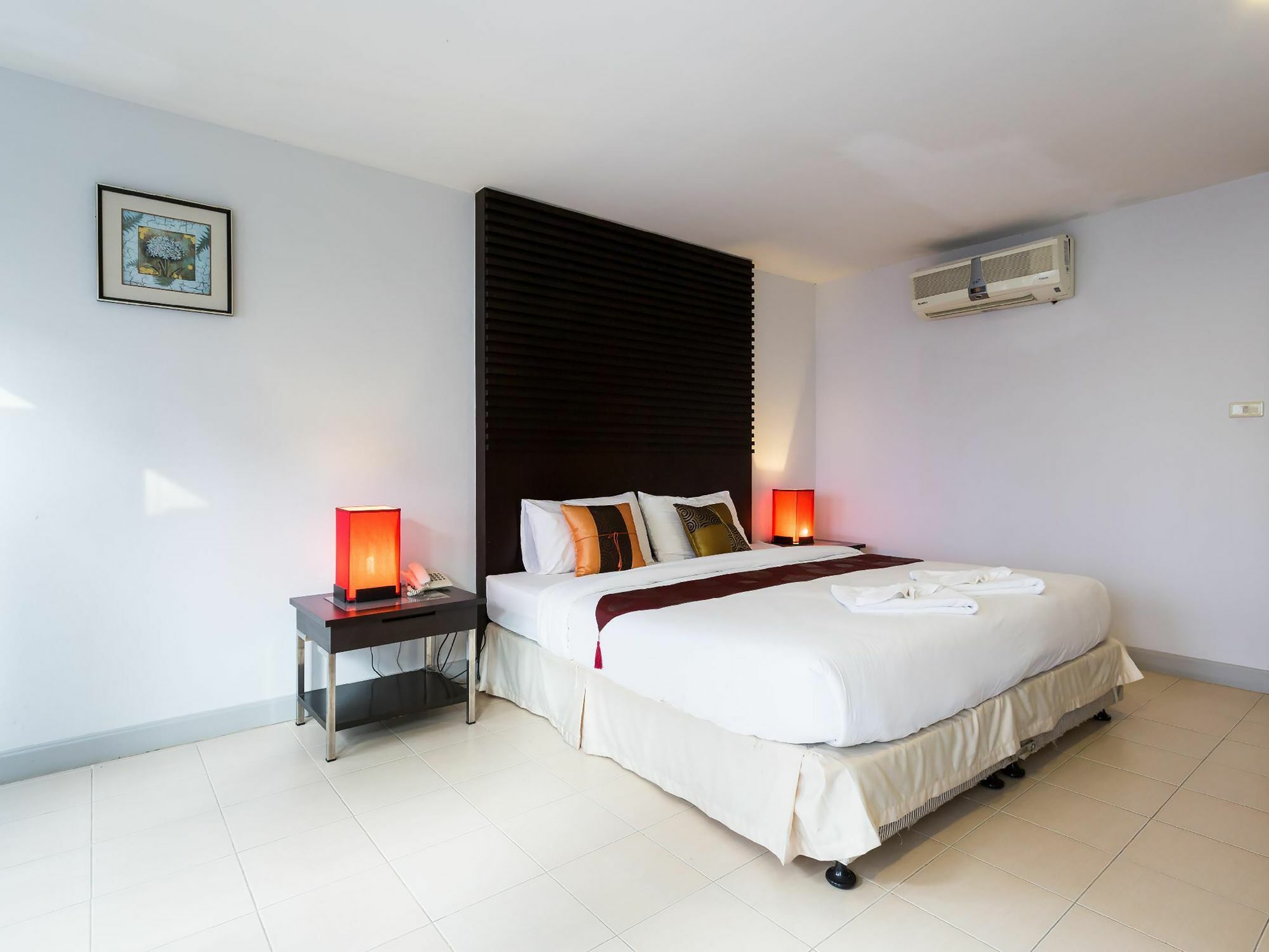 Sino House Patong Hotel Kültér fotó